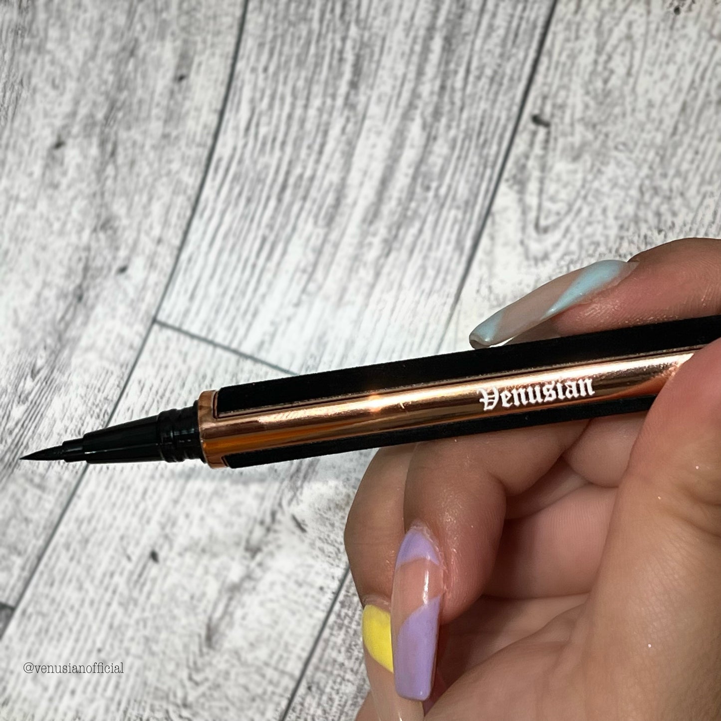Eyeliner Glue Pen
